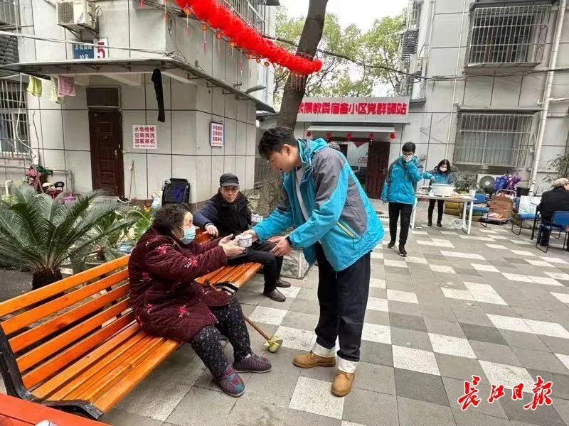 人民日报：把让人民宜居安居放在首位